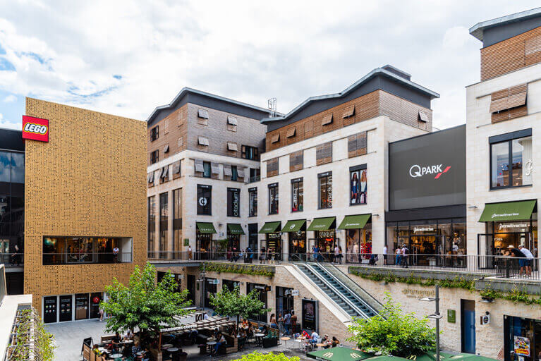 rcm image saint catherine promenade located in saint catherine street it is a shopping center with luxury t20 alngbz 768px